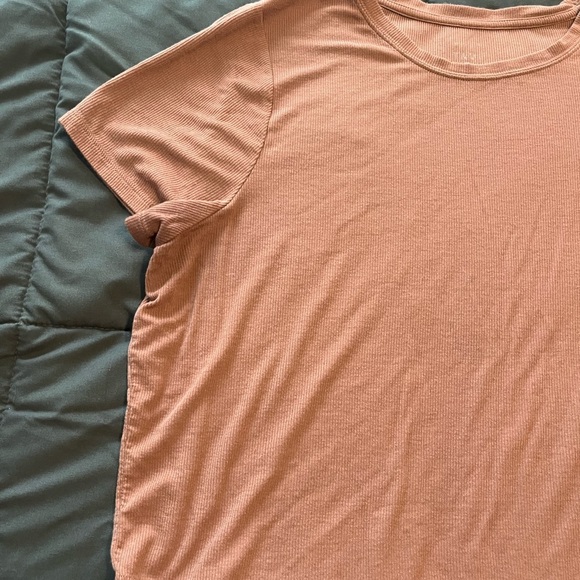 TAVI Cropped ShortSleeve Workout Top - Picture 3 of 11